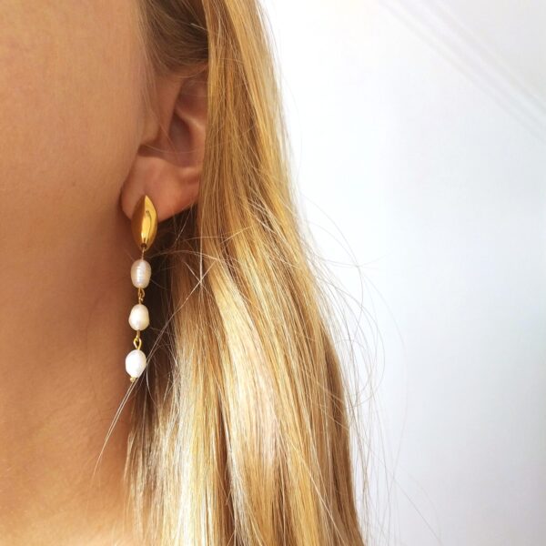 Penelope Pearl Earrings